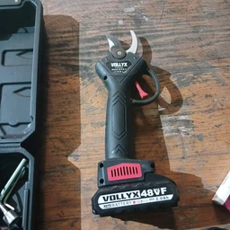 Секатор аккумуляторный VOLLYX BLACK 21V кусторез садовые ножницы + 2 АКБ + кейс фото от покупателей 3