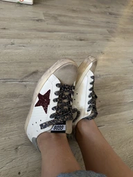 Жіночі кеди с логотипом Golden Goose із червоною зіркою та замшевими вставками Розмір 40 Білий