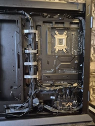 Корпус Asus ROG Hyperion GR701 BTF Edition Black без БП (90DC00F0-B39020) фото від покупців 4