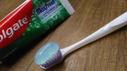 Зубная паста Colgate Max Fresh Активная защита и чистота 75 мл (8718951738829) фото от покупателей 2