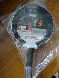 Сковорода Tefal Hard Titanium Essential 28 см (C3880642) фото від покупців 3