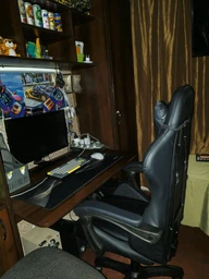Игровое кресло Hanert G‑Force Black с подставкой для ног, экокожа фото от покупателей 1