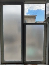 Самоклейна матова плівка на вікна 1 пог. м сонцезахисна напівпрозора матуюча для скла та дзеркал без принту HP-000s фото від покупців 1