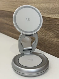 Складна бездротова зарядна док станція MagSafe 3 в 1 для iPhone Apple Watch AirPods магнітна зарядка зарядний пристрій для айфона смарт годинника навушників Apple з LED підсвіткою Silver LFX-208W