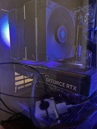 Видеокарта Gigabyte GeForce RTX5070 Windforce OC 12Gb GDDR7 (192bit) 3xFAN HDMI/3 x DisplayPort (GV-N5070WF3OC-12GD)