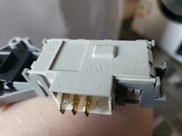 Замок люка (дверей) для стиральной машины Samsung DC64-01538A