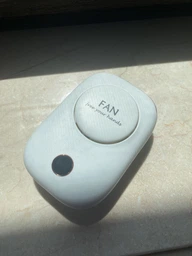 Вентилятор міні портативний акумуляторний з дисплеєм 4в1 з підставкою для телефона ручний на шию з USB білий фото від покупців 3