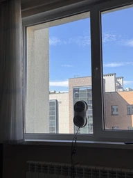 Робот для миття вікон iHunt Smart Window Robot 6 Ultra, бак для води, подвійний розпилювач, 6000 Па, iOS/Android фото від покупців 2