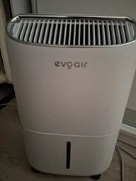 Осушитель воздуха EvoAir NovaDry 16 Smart 16л/24час датчик влажности ионизация УФ-лампа сушка белья резервуар 2,5л автоматическое отключение фото от покупателей 2
