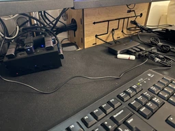 KVM переключатель свич Ugreen CM662 2in-4out с дополнительным питанием и пультом управления 4хUSB 3.0 Black-Grey (15705) фото от покупателей 1