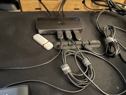 KVM переключатель свич Ugreen CM662 2in-4out с дополнительным питанием и пультом управления 4хUSB 3.0 Black-Grey (15705)