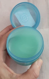 Зволожувальний крем-сорбет Garnier Hyaluron Fresh & Plump Hydrating  Sorbet Cream З гіалуроновою кислотою для надання свіжості та пружності шкірі обличчя 85 г (3600542663243) фото від покупців 7