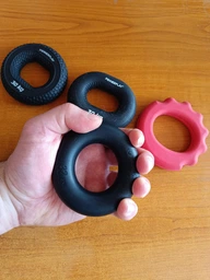 Еспандер кистьовий кільце EasyFit Ring 32 кг чорний (силіконовий еспандер-кільце для рук, бублик тренажер для передпліччя та кисті рук)