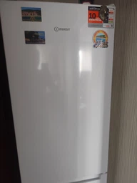 Холодильник з нижньою морозильною камерою Indesit LI8S1EW, 187х66х60см, 2 двері, 213л, 90л, A+, ST, Білий (LI8S1EW)