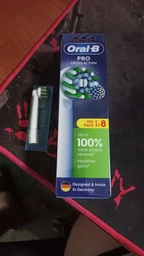 Насадка для електричної зубної щітки Oral-B Cross action 1 шт. (червона)