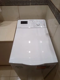 Стиральная машина Indesit с вертикальной загрузкой, 5 кг, 1000 об/мин, класс энергопотребления C, ширина 60 см, с дисплеем, белая (629105) фото от покупателей 3