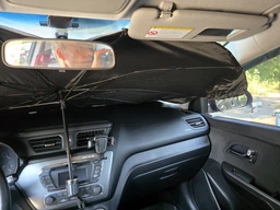 Парасолька автомобільна на лобове скло з чохлом 130х75 см сонцезахисний екран шторка для авто фото від покупців 1