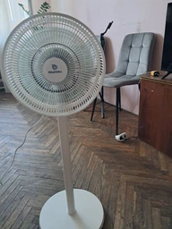 Напольный вентилятор Remzona SEF-02WT 60W с пультом управления комнатный 3 скорости настольный кондиционер для дома и офиса мощный бытовой комнатный с охлаждением белый фото от покупателей 11