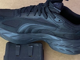 Чоловічі кросівки Puma Hypnotic Ls 2 40471416 40.5 (7UK) 26 см Strong Gray/Cast Iron (4070032645421) фото від покупців 1