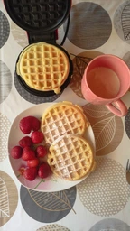Вафельниця Waffle Maker з антипригарним покриттям 064j фото від покупців 1