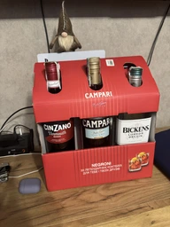 Подарочный набор Campari Negroni: Настойка Campari 1 л + Вермут Cinzano Rosso 1 л + Джин Bickens 1 л (4820180020263)