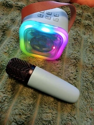 Колонка-караоке Bluetooth с беспроводным микрофоном и подсветкой RGB, портативная аккумуляторная мини акустика с USB, AUX, TF, музыкальная колонка с мощными басами для детей и взрослых, Розовая, K24-MK12-Pink фото от покупателей 1