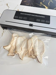 Вакууматор побутовий для продуктів – кухонний вакуумний пакувальник для дому з дисплеєм та вбудованим різаком фото від покупців 3