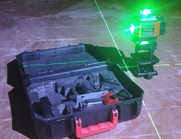 Лазерний рівень акумуляторний 4D Vollyx model 2 16 ліній 360° зелений промінь нівелір самовирівнюється у кейсі червоний фото від покупців 3
