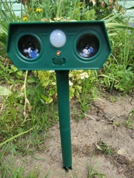 Відлякувач ультразвуковий кротів і птахів змій гризунів Solar Animal Repellent 01 на сонячній батареї + стробоскоп фото від покупців 10