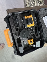 Лазерний рівень нівелір Laser Level 4D 2 акумулятори 16 ліній зелений промінь у кейсі жовтий фото від покупців 3