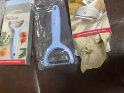 Овочечистка Victorinox Vegetable Peeler (7.6074) фото від покупців 1