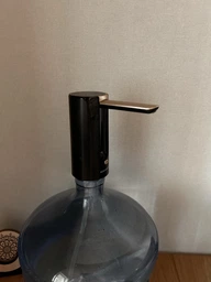 Помпа електрична для води автоматична на бутель на акумуляторі портативний насос диспенсер для кулера бутля дозатор для дому офісу фото від покупців 1