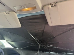Зонтик автомобильный солнцезащитный на лобовое стекло авто 130×75 см автомобильный козырек зонт для защиты от солнца в чехле Черный
