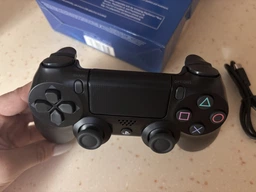 Геймпад PS4 бездротовий DualShock 4 джойстик Bluetooth акумуляторний контролер для ігор консолі смартфона планшета сумісний з ПК смартфоном Android iOS iPad V2 Sony wireless USB зарядка портативний ігровий ергономічний тригерний оригінал pro чорний фото від покупців 2