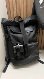 Стильный и практичный рюкзак роллтоп для ноутбука Rolltop для путешествий черного цвета фото от покупателей 2