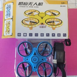 Інтерактивний дрон UFT HandCopter Yellow з керуванням рукою та яскравим підсвічуванням (UFTHandCopterYellow) фото від покупців 9