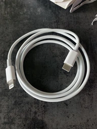 Кабель USB-C to Lightning Cable (1m) (MUQ93ZM)