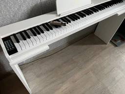 Цифровое пианино Liberty LEP300 WH (педаль, пюпитр, наушники, накидка,блок питания). Bluetooth