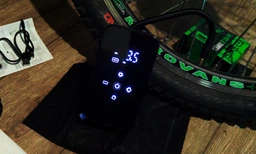 Авто компрессор беспроводной портативный 5в1 с функцией Powerbank 6000 mAh 10.3 Bar автомобильный насос для колес машины шин фото от покупателей 8