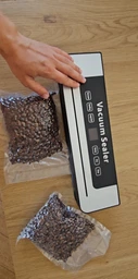 Вакууматор побутовий для продуктів їжі з дисплеєм та різаком Vacuum Sealer 120W вакууманий пакувальник автоматичний + 10 пакетів фото від покупців 5