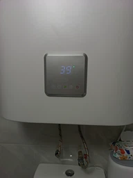 Бойлер Swan SFB-80w1 плаский slim 80л з WIFI і сухим ТЕНом 2кВт фото від покупців 1