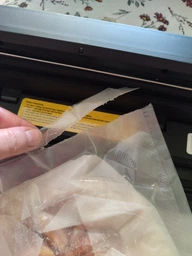 Вакууматор побутовий для продуктів їжі з дисплеєм та різаком Vacuum Sealer 120W вакууманий пакувальник автоматичний + 10 пакетів фото від покупців 2