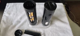 Набор из 2 электрических мельниц для специй с подсветкой и подставкой Electric Grinder SET для измельчения соли и перца, черный фото от покупателей 6