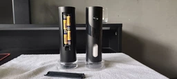 Набор из 2 электрических мельниц для специй с подсветкой и подставкой Electric Grinder SET для измельчения соли и перца, черный фото от покупателей 5