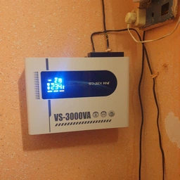 Стабілізатор напруги Stabex VS-3000VA, потужність 3500 Вт, симісторний (Стабекс), 16 ключів, робочий діапазон від 90 до 310 V, підходить для сонячних інверторів