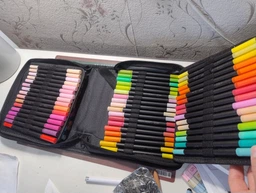 Маркери акварельні двосторонні Dual Brush 100 шт професійні фломастери художні на водній основі для малювання розмальовок скетчингу художній набір для каліграфії ілюстрацій дизайну набір акварельних маркерів брашпени з ефектом акварелі у чохлі-сумці фото від покупців 1