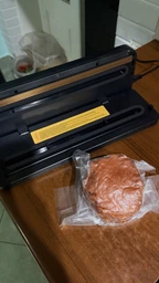 Вакуумний пакувальник побутовий вакууматор Deluxe Food Model: vs0150 українська версія для їжі так продуктів 120 Вт з дисплеєм та різаком + шланг для вакуумування фото від покупців 2