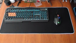 Ігровий килимок для миші та клавіатури RGB 70×30 см з підсвіткою, великий LED mouse pad, нековзка основа