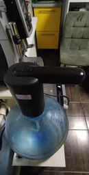 Автоматична електрична помпа для води на бутель на акумуляторі UnA портативний подвійний насос насадка для кулера бутля 19 л білий + перехідник в комплекті (52.0001) фото від покупців 5