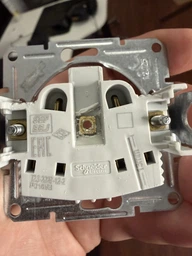 Розетка Schneider Electric Asfora без заземлювального контакту Кремова з рамкою (EPH3000123) фото від покупців 1